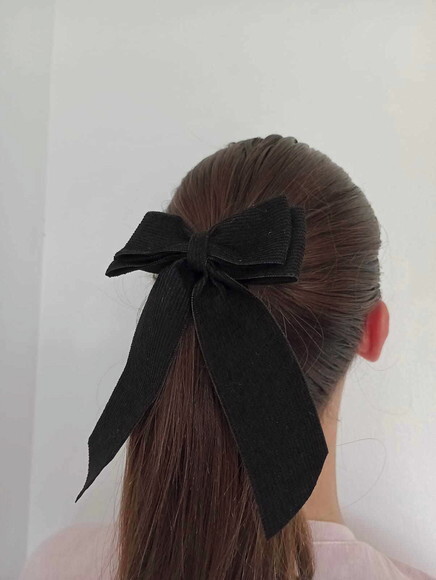 Laço de Veludo com Pontas - Acessório de Cabelo