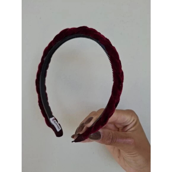Tiara de Dentinhos com Trança de Veludo - Acessório de Cabelo
