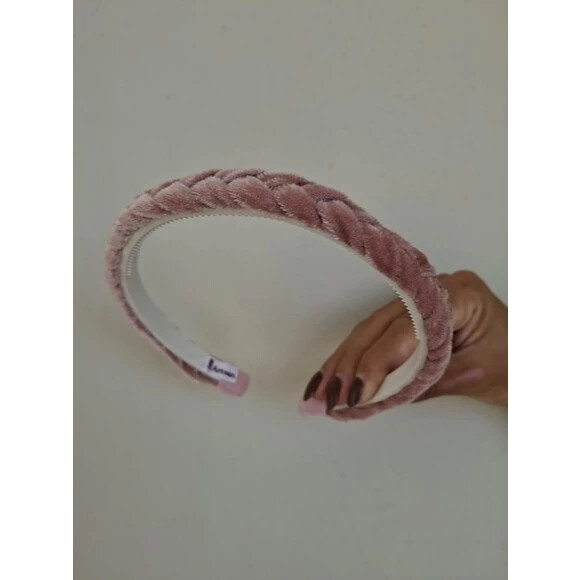 Tiara de Dentinhos com Trança de Veludo - Acessório de Cabelo