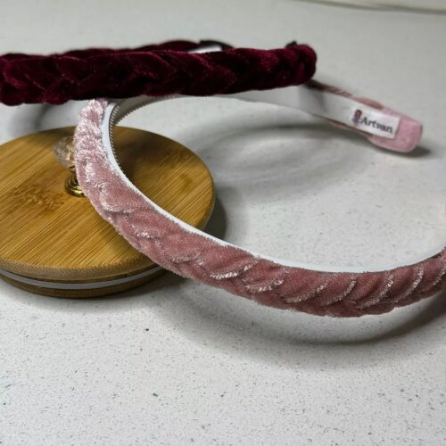 Tiara de Dentinhos com Trança de Veludo - Acessório de Cabelo