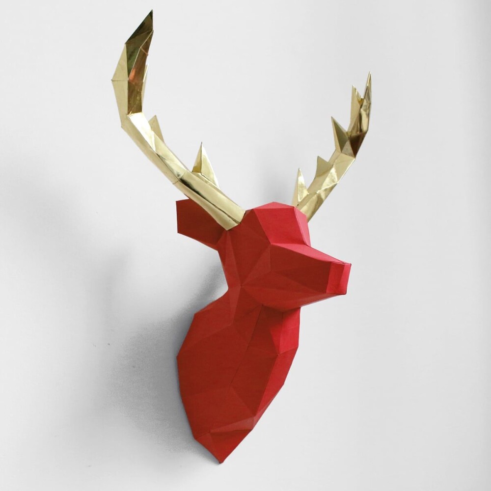 Alce vermelho com chifre dourado – Escultura 3D de Papel par