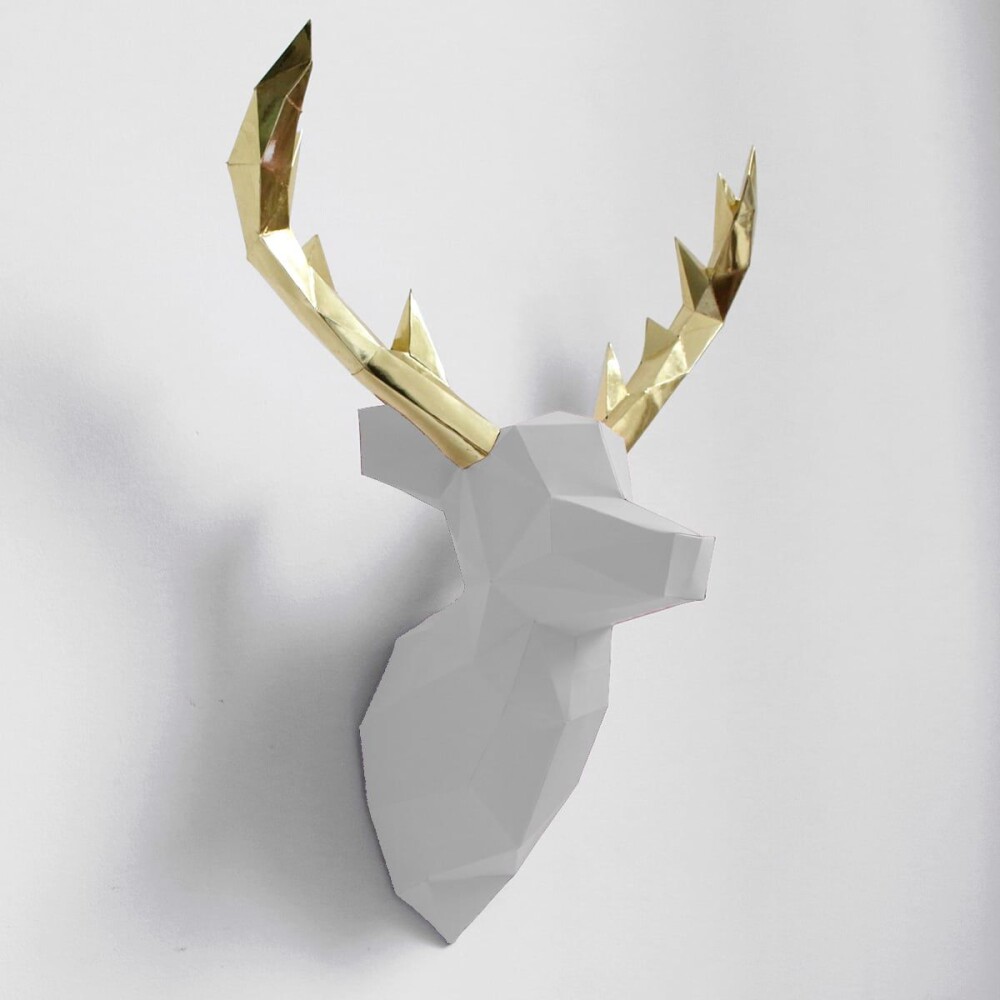 Alce branco com chifre dourado – Escultura 3D de Papel para