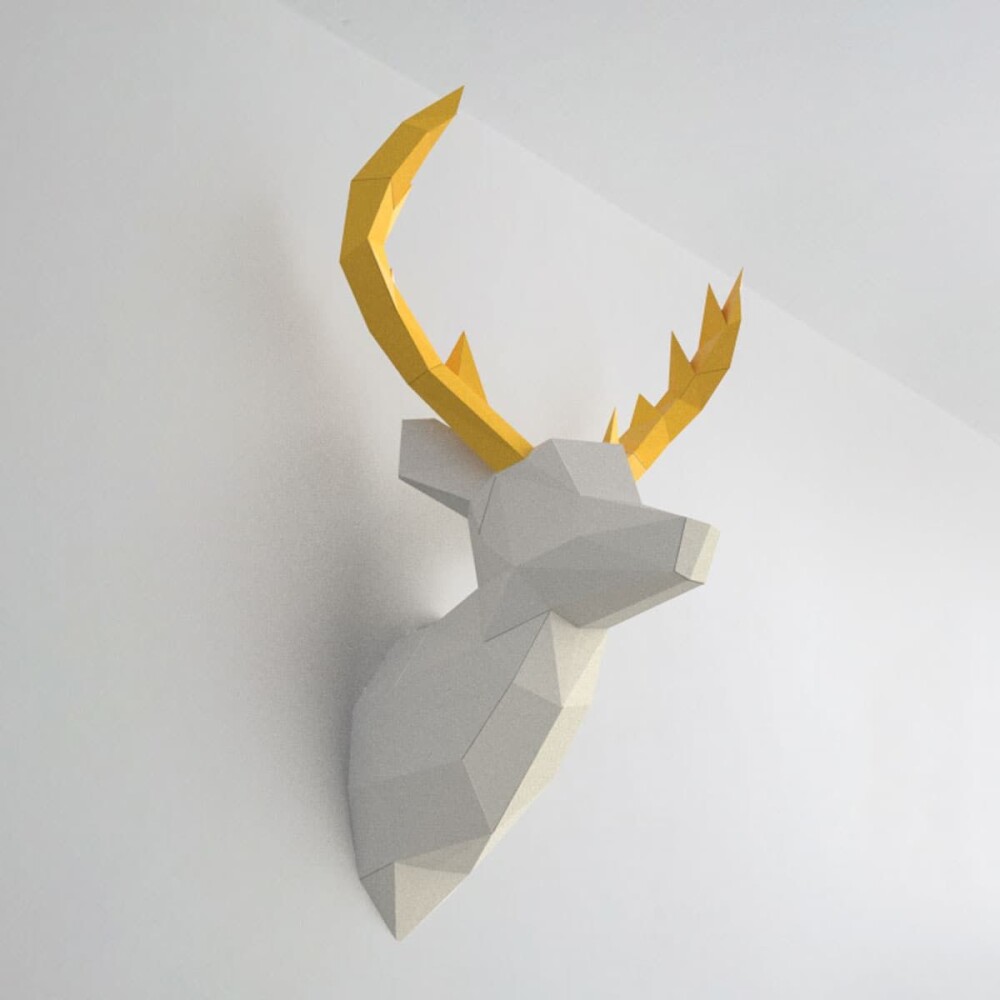 Alce branco com chifre amarelo – Escultura 3D de Papel para Dec
