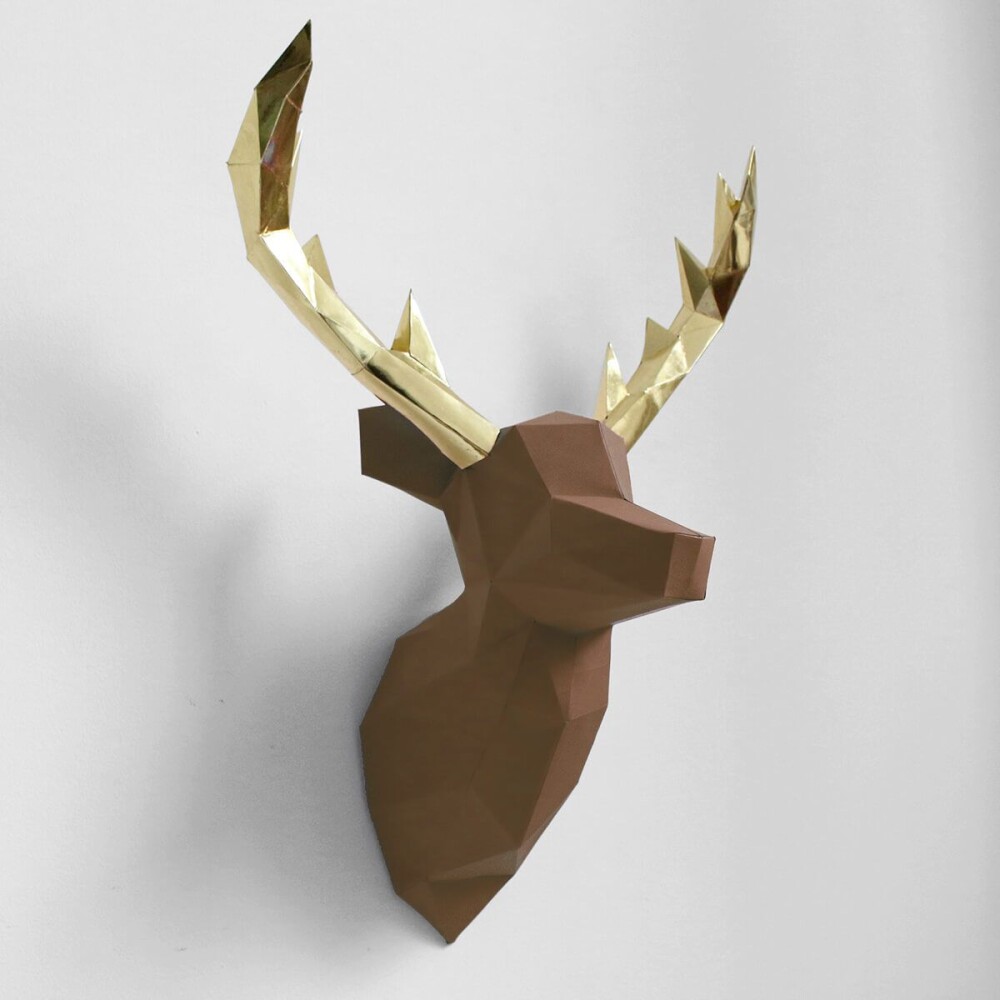 Alce marrom com chifre dourado – Escultura 3D de Papel para Dec