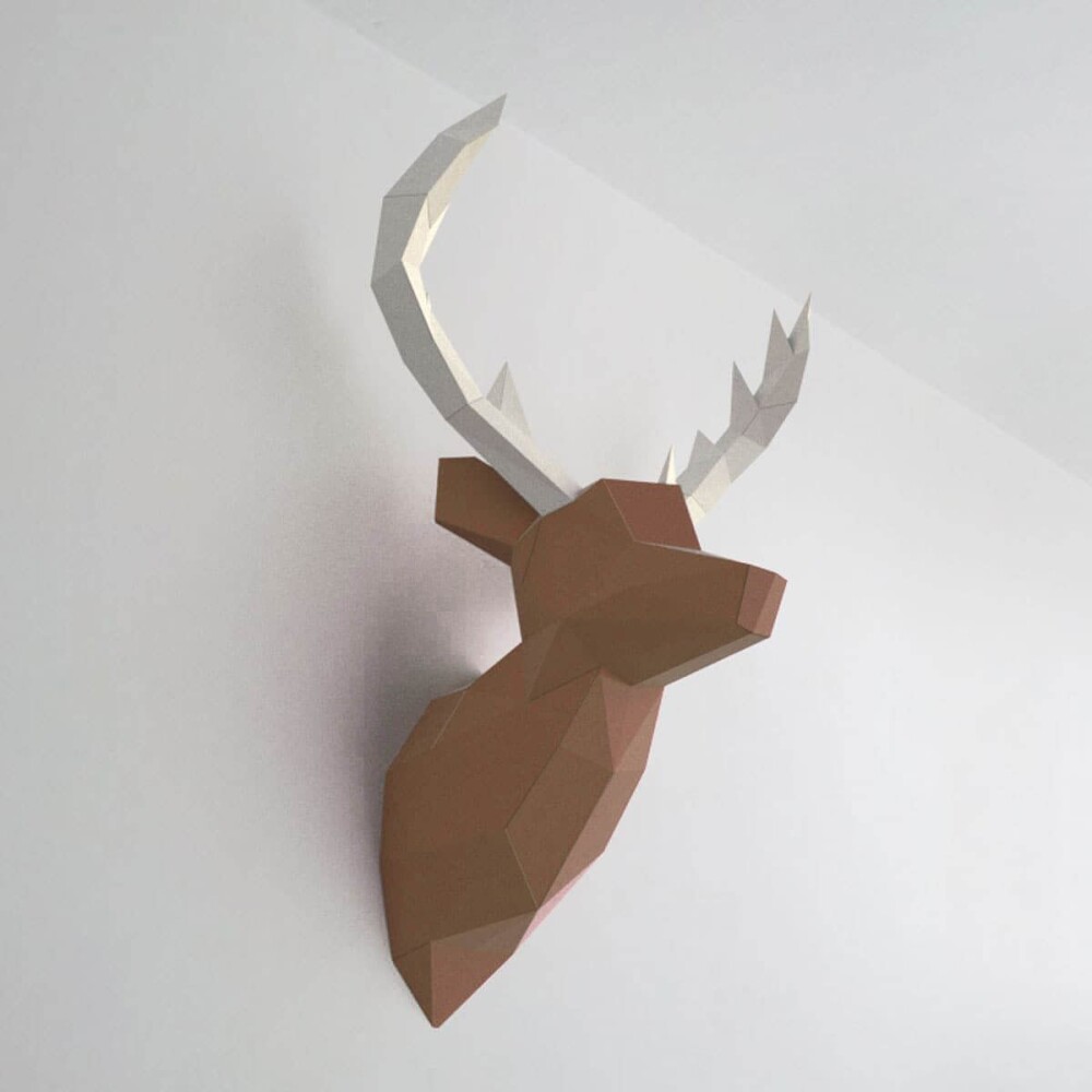 Alce marrom com chifre branco – Escultura 3D de Papel para Deco