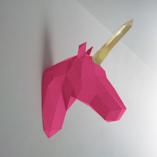 Unicórnio rosa com chifre dourado – Escultura 3D de Papel para Decoração