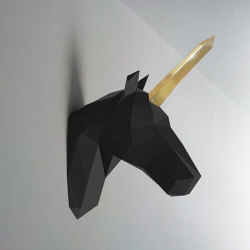 Unicórnio preto com chifre dourado – Escultura 3D de Papel para Decoração