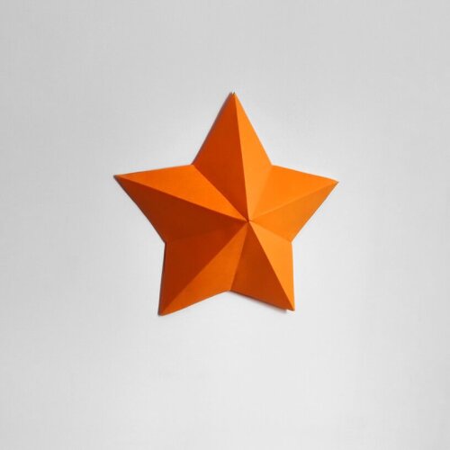 Estrela laranja – Escultura 3D de Papel para Decoração
