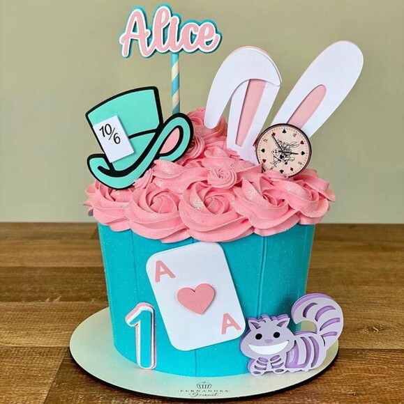 Arquivo de topo de bolo Alice no país das maravilhas