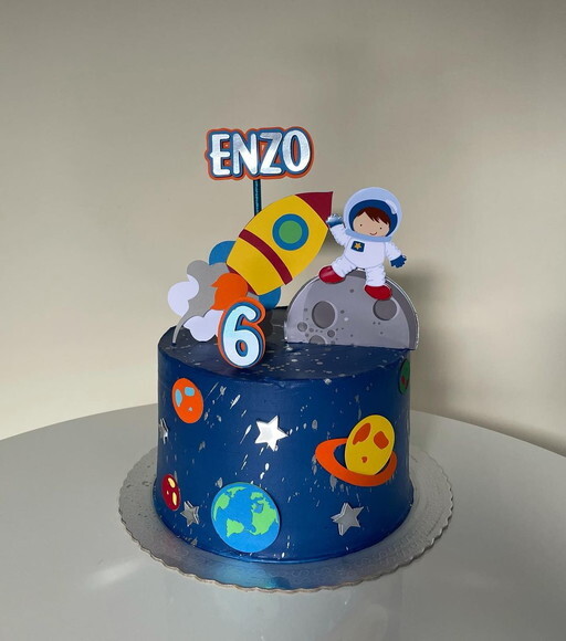 Arquivo de topo de bolo astronauta