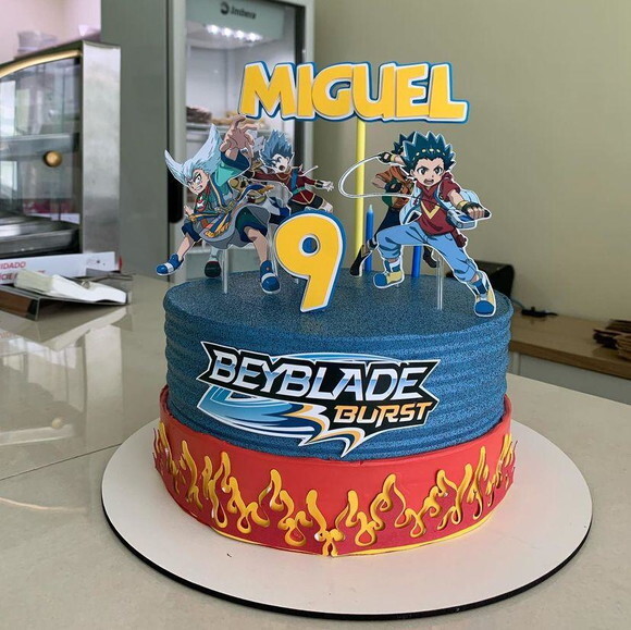 Arquivo de topo de bolo Beyblade