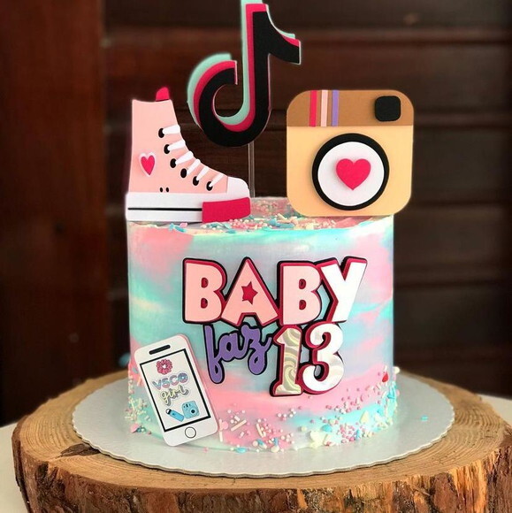 Arquivo de topo de bolo Instagram