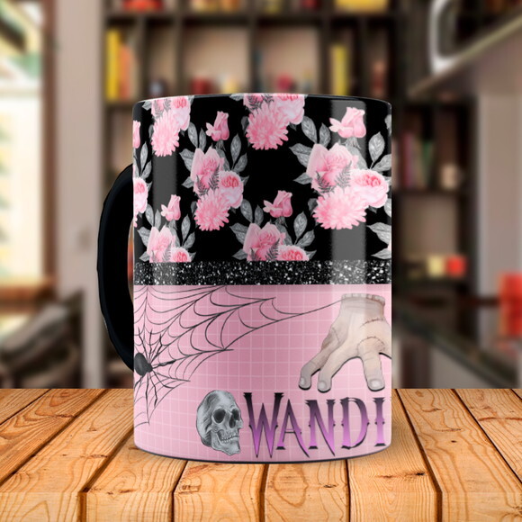 Caneca Mágica Personalizada Série Wandinha com Nome