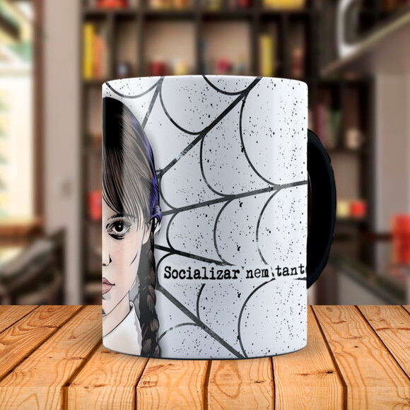 Caneca Mágica Personalizada Série Wandinha com Nome