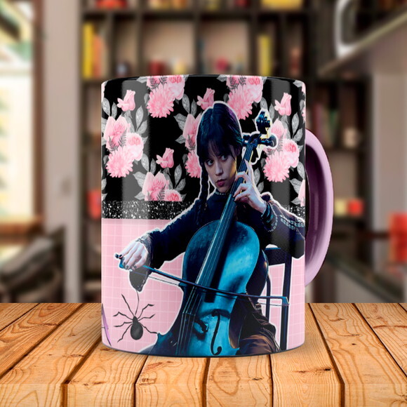 Caneca Rosa Série Wandinha com Nome Personalizado