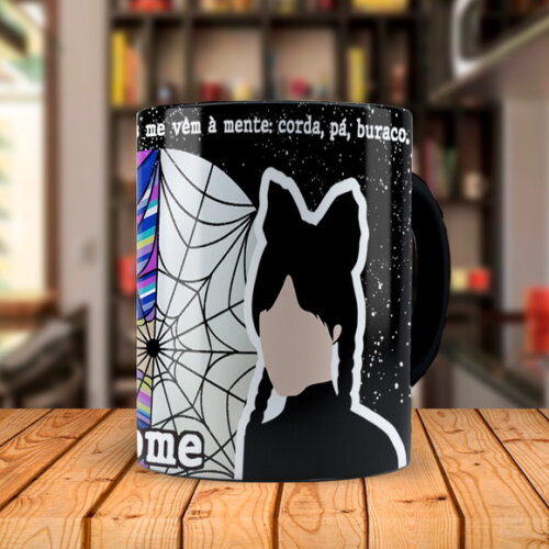 Caneca Mágica Série Wandinha com Nome Personalizado