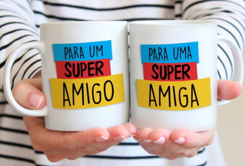 Kit 2 Canecas - Super Amiga e Amigo Amizade