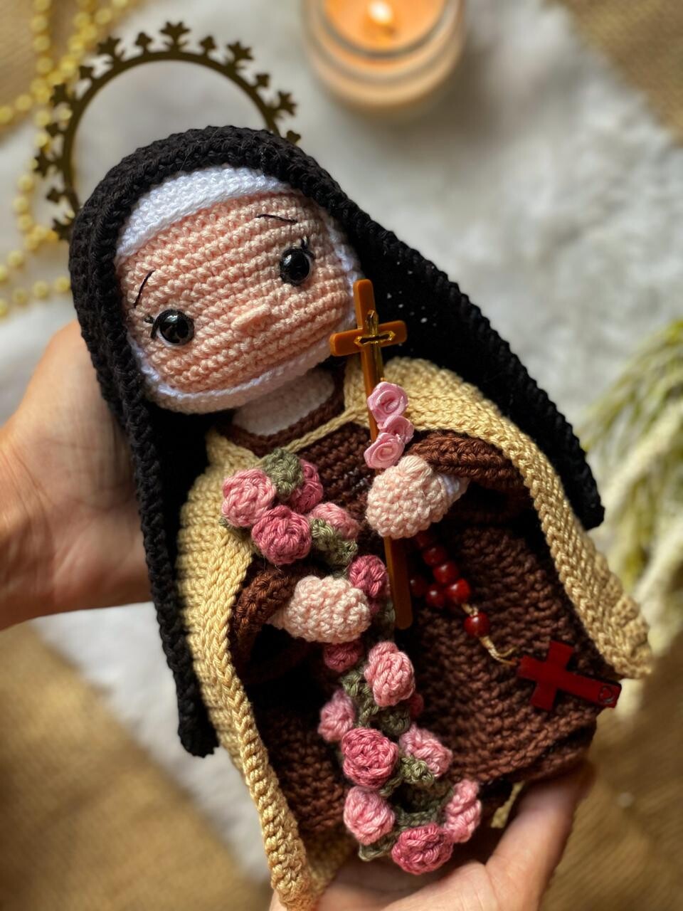 Santa Teresinha Amigurumi