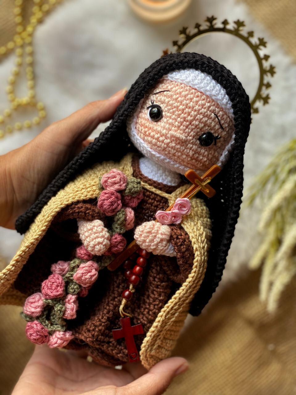 Santa Teresinha Amigurumi