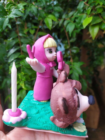 Topo para Bolo e Vela Marsha e o Urso