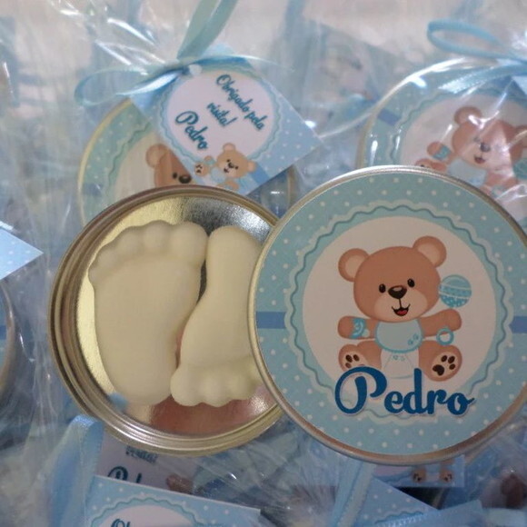 Latinhas com Pares de Pezinhos de Sabonetes