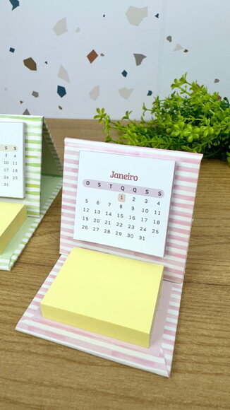 Mini Calendário de Mesa Post It