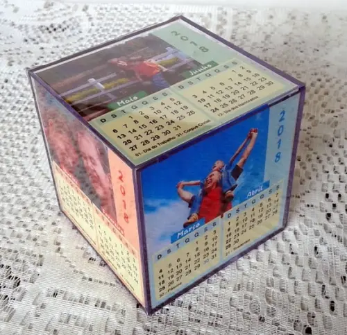 Calendário 2026 Cubo Acrílico
