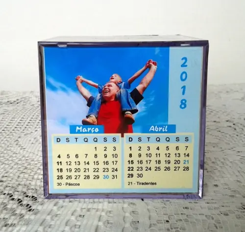 Calendário 2026 Cubo Acrílico