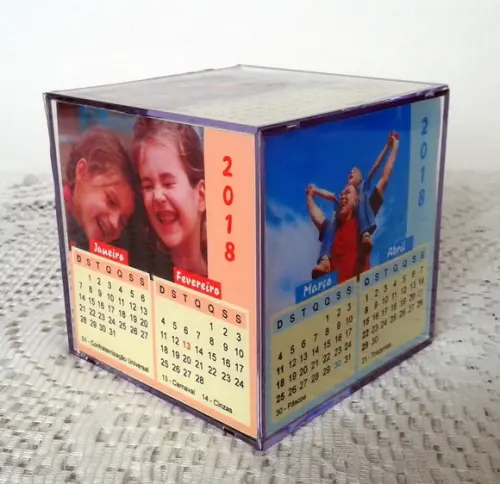 Calendário 2026 Cubo Acrílico