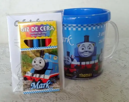 Caneca Thomas com Kit Colorir