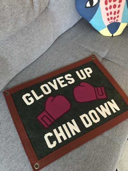 Bandeirola Gloves Up