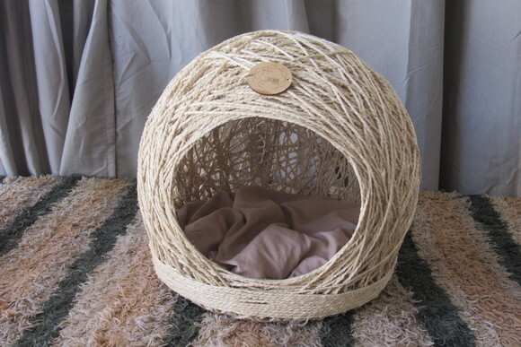 Toca em Sisal para Gatos até 6kg
