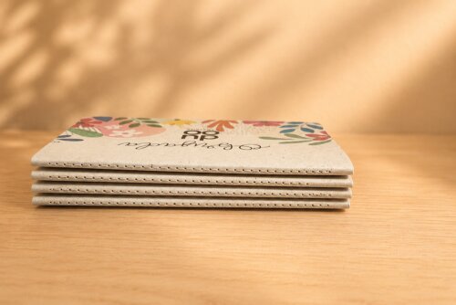 Cadernetas 10x14cm, costuradas, personalizadas p/ brindes, lembra