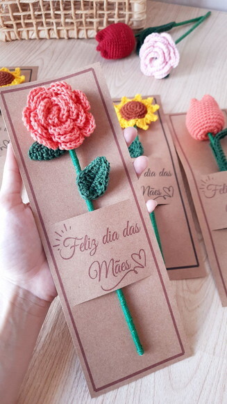 Flores em Crochê com Tag Comemorativa
