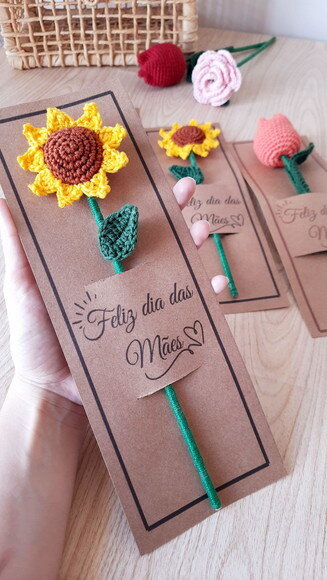 Flores em Crochê com Tag Comemorativa
