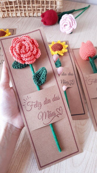 Flores em Crochê com Tag Comemorativa