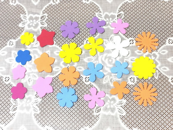100 Apliques de Mini Borboletas e Mini Flores de Eva