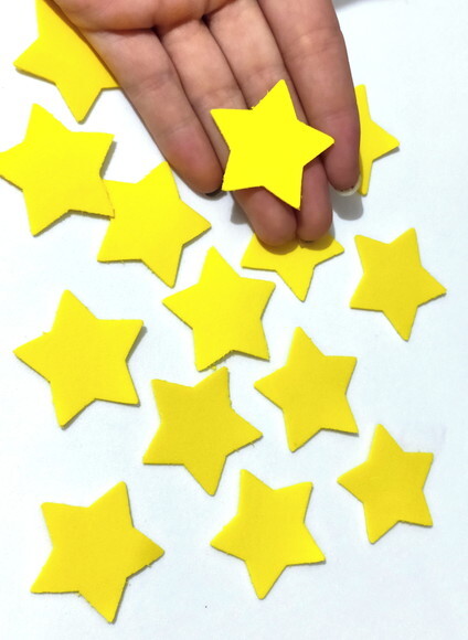 50 Apliques de Mini Estrelas de Eva (4 Cm) Cor Única