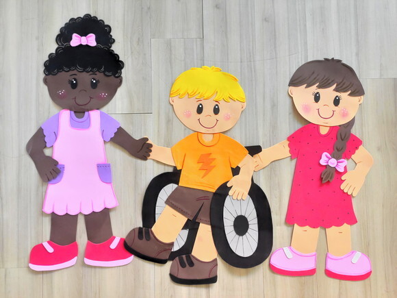 Crianças Grandes de 80cm de Eva Etnias e Diversidade -1 Peça