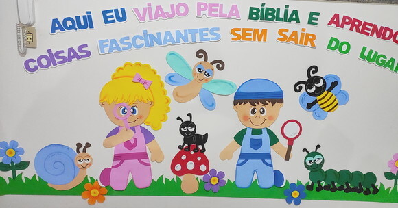 Crianças no Jardim para Painel de Eva Grande e Frase Complet