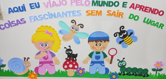 Crianças no Jardim para Painel de Eva Grande e Frase Complet