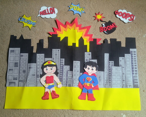 Kit Mulher Maravilha x Super Homem (EVA) para sala de aula