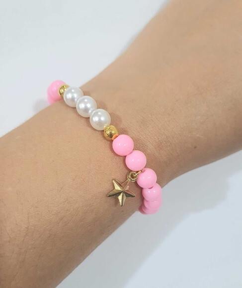 Pulseiras Coloridas Cores com Tons Rosas e Pingente