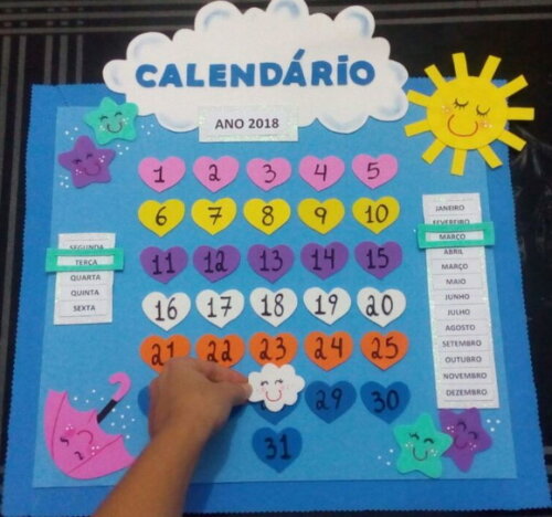 Calendário em Eva- Tema chuva de Amor