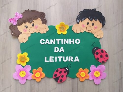 Cantinho da Leitura em Eva - Crianças Sala de Aula
