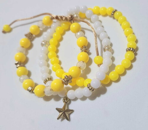 Kit 3 Pulseiras Amarelas com Pingente com Tons Leves