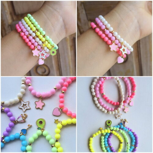 Pulseiras Coloridas com Pingentes Cores com Tons Leves Candy