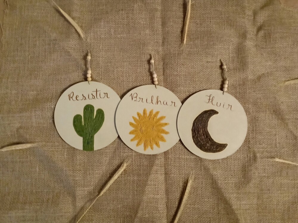 Trio Placas MDF 20cm Cacto Sol Lua Resistir Brilhar Fluir