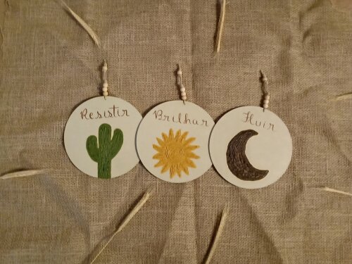 Trio Placas MDF 20cm Cacto Sol Lua Resistir Brilhar Fluir