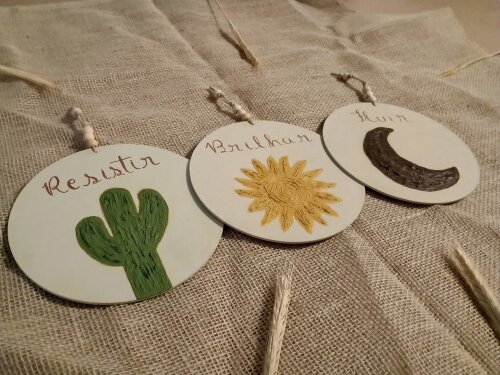 Trio Placas MDF 20cm Cacto Sol Lua Resistir Brilhar Fluir